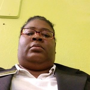 Meet your Posher, Ora